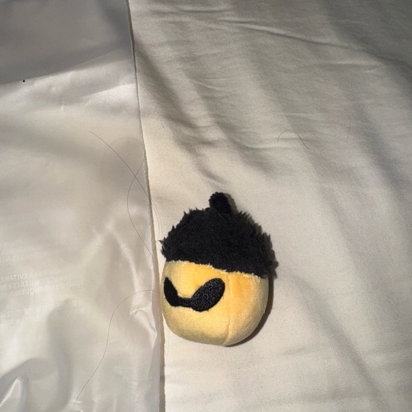 JHOPE LA Acorn Keyring Charm - Picture 3 of 4